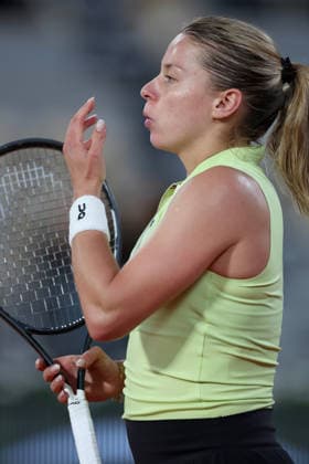 Maja Chwalinska of Poland in action French Open Tennis, Day Twelve, Tennis, Roland Garros, Paris, France - 04 Jun 2026Paris Roland Garros France EDITORIAL USE ONLY No use with unauthorised audio, video, data, fixture lists, club league logos or live services. Online in-match use limited to 120 images, no video emulation. No use in betting, games or single club league player publications. Copyright: xEllaxLing Shutterstockx 16906559dh