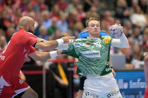 Mathias Gidsel (Fuechse Berlin 19) (am Ball), Adrian Sipos (MT Melsungen 8) (L) , GER, MT Melsungen - Fuechse Berlin, Handball, 1. Bundesliga, 33. Spieltag, Saison 2025 2026, 04.06.2026, GER, MT Melsungen - Fuechse Berlin, Handball, 1. Bundesliga, 33. Spieltag, Saison 2025 2026, 04.06.2026 Kassel Copyright: xEibner-Pressefotox xRolandxSippelx EP_RSL