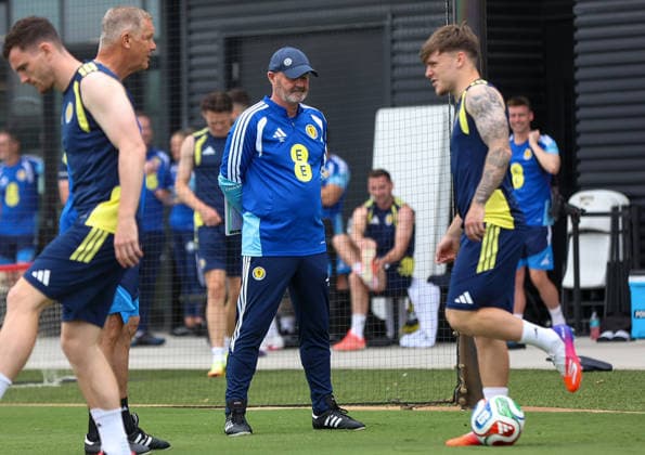 Scotland manager Steve Clarke during a training session Scotland Training Session, 2026 FIFA World Cup, WM, Weltmeisterschaft, Fussball Football, Florida Blue Training Centre, Florida, USA - 05 Jun 2026Florida Florida Blue Training Centre United States of America EDITORIAL USE ONLY No use with unauthorised audio, video, data, fixture lists, club league logos or live services. Online in-match use limited to 120 images, no video emulation. No use in betting, games or single club league player publications. Copyright: xChrisxArjoon Shutterstockx 16906920a