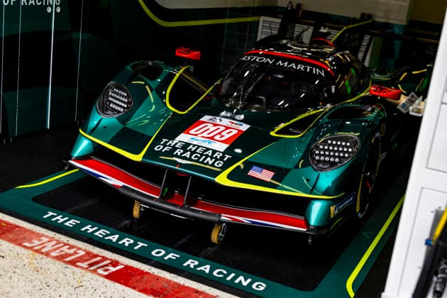 24 HEURES DU MANS 2026 - PESAGE 009 RIBERAS Alex (esp), SORENSEN Marco (dnk), DE ANGELIS Roman (can), Aston Martin THOR Team, Aston Martin Valkyrie 009, Hypercar, ambiance during Le Pesage of the 24 Hours of Le Mans 2026, 3rd round of the 2026 FIA World Endurance Championship, from June 5 to 6, 2026 on the Place de la RÃ publique in Le Mans, France - Le MansFrance Copyright: xJULIENxDELFOSSEx