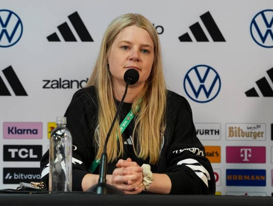 Franziska Weulle (Deutschland, Pressesprecherin), Pressekonferenz USA, Deutsche Fußballnationalmannschaft, Pressekonferenz, Chicago, 05.06.2026 USA, Deutsche Fussballnationalmannschaft, Pressekonferenz, Chicago, 05.06.2026 Chicago Copyright: xEibner-Pressefoto ScottxColemanx EP_SCN