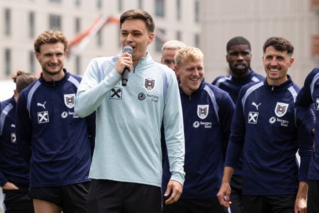 SOCCER - FIFA World Cup, WM, Weltmeisterschaft, Fussball 2026, preview SANTA BARBARA,CALIFORNIA,USA,05.JUN.26 - SOCCER - FIFA World Cup 2026, USA, Mexico, Canada, training. Image shows Stefan Posch, video analyst Michael Brownlow, Marko Arnautovic, Xaver Schlager, Kevin Danso and Alessandro Schoepf (AUT). GEPAxpictures xArminxRauthner