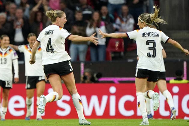 Frauen-Fussball, DFB Frauen, FIFA WM Qualifikation, Länderspiel, Gruppe D , WMQ E-Frauen 5.SPT, Deutschland vs. Norwegen, 05.06.2026, Rheinenergiestadion Köln Rebecca Knaak, Kathrin Hendrich, Deutschland, Germany, GER,