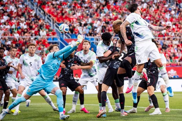 June 5, 2026, Montreal, Pq, Canada: Republic of Ireland s Kevin O Toole (7) heads the ball into his own net on a corner kick by Canada s Liam Millar (11) during first half International Friendly, Länderspiel, Nationalmannschaft soccer action in Montreal, on Friday, June 6, 2026. Canada News - June 5, 2026 - ZUMAc35_ 20260605_zaf_c35_112 Copyright: xChristopherxKatsarovx
