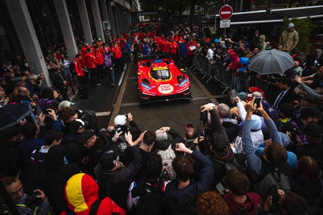 24 HEURES DU MANS 2026 - PESAGE 50 FUOCO Antonio (ita), NIELSEN Nicklas (dnk), MOLINA Miguel (spa), Ferrari AF Corse, Ferrari 499P 50, Hypercar, spectators, fans during Le Pesage of the 24 Hours of Le Mans 2026, 3rd round of the 2026 FIA World Endurance Championship, from June 5 to 6, 2026 on the Place de la RÃ publique in Le Mans, France - Le MansFrance Copyright: xCharlyxLopezx