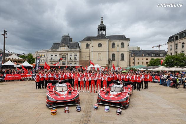 24 HEURES DU MANS 2026 - PESAGE 07 CONWAY Mike (gbr), KOBAYASHI Kamui (jpn), DE VRIES Nyck (nld), Toyota Racing, Toyota TR010 Hybrid 07, Hypercar, 08 BUEMI SÃ bastien (swi), HARTLEY Brendon (nzl), HIRAKAWA Ryo (jpn), Toyota Racing, Toyota TR010 Hybrid 08, Hypercar, during Le Pesage of the 24 Hours of Le Mans 2026, 3rd round of the 2026 FIA World Endurance Championship, from June 5 to 6, 2026 on the Place de la RÃ publique in Le Mans, France - Le MansFrance Copyright: xFREDERICxLExFLOCxHx