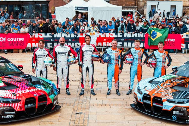 24 HEURES DU MANS 2026 - PESAGE 32 LEUNG Darren (gbr), GELAEL Sean (idn), FARFUS Augusto (bra), Team WRT, BMW M4 LMGT3 Evo 32, LM GT3, action, 69 MCINTOSH Anthony (usa), THOMPSON Parker (can), HARPER Daniel (gbr), Team WRT, BMW M4 LMGT3 Evo 69, LM GT3, action during Le Pesage of the 24 Hours of Le Mans 2026, 3rd round of the 2026 FIA World Endurance Championship, from June 5 to 6, 2026 on the Place de la RÃ publique in Le Mans, France - Copyright: xDPPIx
