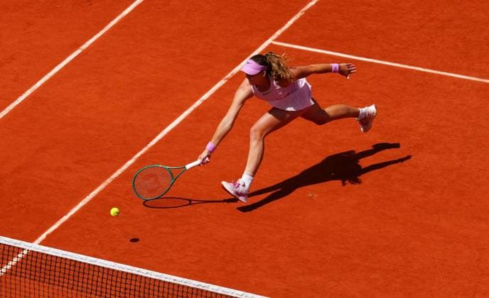 Mirra Andreeva in Singles Final action French Open Tennis, Day Fourteen, Tennis, Roland Garros, Paris, France - 06 Jun 2026Paris Roland Garros France EDITORIAL USE ONLY No use with unauthorised audio, video, data, fixture lists, club league logos or live services. Online in-match use limited to 120 images, no video emulation. No use in betting, games or single club league player publications. Copyright: xJavierxGarcia Shutterstockx 16906570d
