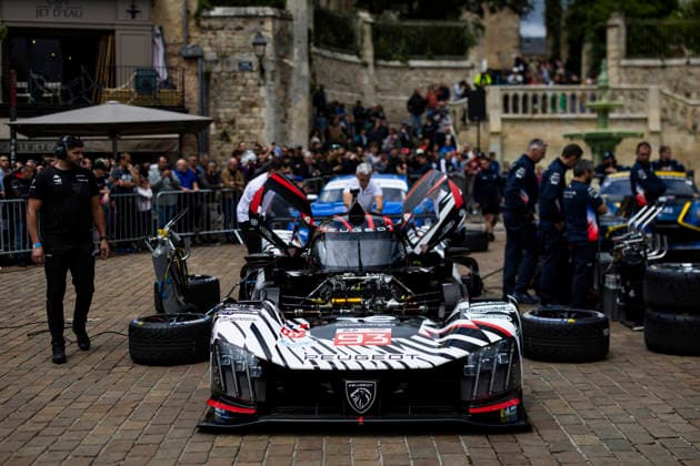 24 HEURES DU MANS 2026 - CITY CENTRE PARADE 93 DI RESTA Paul (gbr), VANDOORNE Stoffel (bel), CASSIDY Nick (nzl), Peugeot TotalEnergies, Peugeot 9X8 93, Hypercar, action during the City Center Parade of the 24 Hours of Le Mans 2026, 3rd round of the 2026 FIA World Endurance Championship, on June 6, 2026 in Le Mans, France - Le MansFrance Copyright: xJULIENxDELFOSSEx