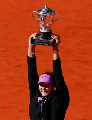 Mirra Andreeva celebrates with the trophy French Open Tennis, Day Fourteen, Tennis, Roland Garros, Paris, France - 06 Jun 2026Paris Roland Garros France EDITORIAL USE ONLY No use with unauthorised audio, video, data, fixture lists, club league logos or live services. Online in-match use limited to 120 images, no video emulation. No use in betting, games or single club league player publications. Copyright: xJavierxGarcia Shutterstockx 16906570y