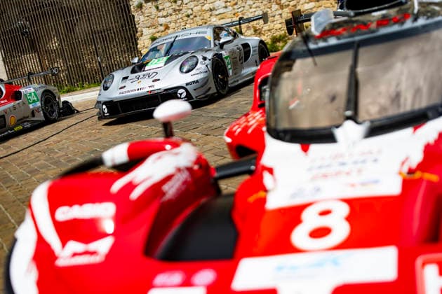 24 HEURES DU MANS 2026 - CITY CENTRE PARADE 92 SHAHIN Yasser (aus), PERA Riccardo (ita), LIETZ Richard (aut), The Bend Manthey, Porsche 911 GT3 R LMGT3 92, LM GT3, action during the City Center Parade of the 24 Hours of Le Mans 2026, 3rd round of the 2026 FIA World Endurance Championship, on June 6, 2026 in Le Mans, France - Le MansFrance Copyright: xJULIENxDELFOSSEx