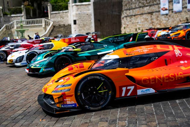 24 HEURES DU MANS 2026 - CITY CENTRE PARADE 17 LOTTERER Andrà (ger), DERANI Pipo (bra), JAUBERT Mathys (fra), Genesis Magma Racing, Genesis GMR-001 17, Hypercar, action during the City Center Parade of the 24 Hours of Le Mans 2026, 3rd round of the 2026 FIA World Endurance Championship, on June 6, 2026 in Le Mans, France - Le MansFrance Copyright: xJULIENxDELFOSSEx