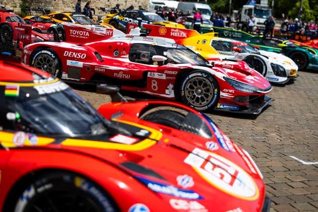24 HEURES DU MANS 2026 - CITY CENTRE PARADE 08 BUEMI SÃ bastien (swi), HARTLEY Brendon (nzl), HIRAKAWA Ryo (jpn), Toyota Racing, Toyota TR010 Hybrid 08, Hypercar, action during the City Center Parade of the 24 Hours of Le Mans 2026, 3rd round of the 2026 FIA World Endurance Championship, on June 6, 2026 in Le Mans, France - Le MansFrance Copyright: xJULIENxDELFOSSEx
