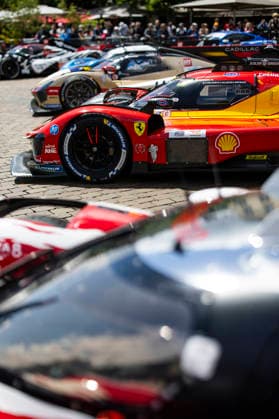 24 HEURES DU MANS 2026 - CITY CENTRE PARADE 51 PIER GUIDI Alessandro (ita), CALADO James (gbr), GIOVINAZZI Antonio (ita), Ferrari AF Corse, Ferrari 499P 51, Hypercar, action during the City Center Parade of the 24 Hours of Le Mans 2026, 3rd round of the 2026 FIA World Endurance Championship, on June 6, 2026 in Le Mans, France - Le MansFrance Copyright: xJULIENxDELFOSSEx
