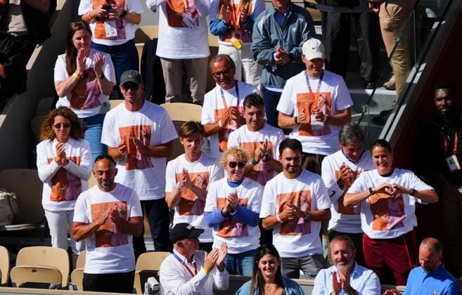 The Mirra Andreeva player box including her mother, Raisa, and coach Conchita Martinez French Open Tennis, Day Fourteen, Tennis, Roland Garros, Paris, France - 06 Jun 2026Paris Roland Garros France EDITORIAL USE ONLY No use with unauthorised audio, video, data, fixture lists, club league logos or live services. Online in-match use limited to 120 images, no video emulation. No use in betting, games or single club league player publications. Copyright: xJavierxGarcia Shutterstockx 16906570ae