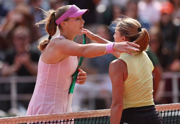 Mirra Andreeva of Russia hugs Maja Chwalinska of Poland French Open Tennis, Day Fourteen, Tennis, Roland Garros, Paris, France - 06 Jun 2026Paris Roland Garros France EDITORIAL USE ONLY No use with unauthorised audio, video, data, fixture lists, club league logos or live services. Online in-match use limited to 120 images, no video emulation. No use in betting, games or single club league player publications. Copyright: xEllaxLing Shutterstockx 16906571ab