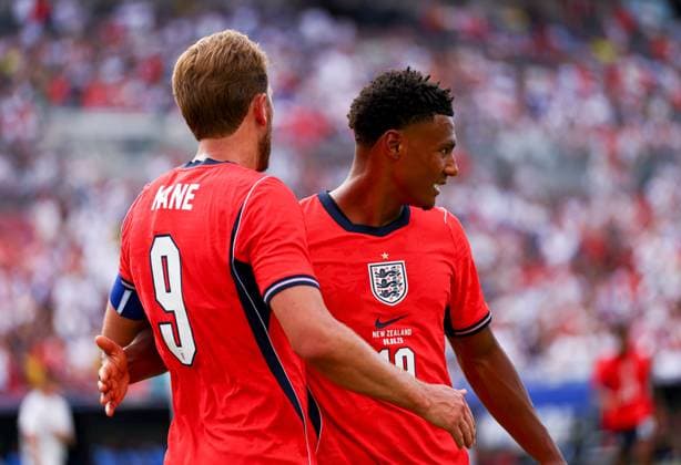 Harry Kane of England celebrates scoring to make it 1-0 with Ollie Watkins England v New Zealand, International Friendly, Länderspiel, Nationalmannschaft Football, Raymond James Stadium, Tampa, Florida, USA - 06 Jun 2026Tampa Raymond James Stadium Florida (FL) United States of America EDITORIAL USE ONLY No use with unauthorised audio, video, data, fixture lists, club league logos or live services. Online in-match use limited to 120 images, no video emulation. No use in betting, games or single club league player publications. Copyright: xDustinxMarkland Shutterstockx 16912910bs