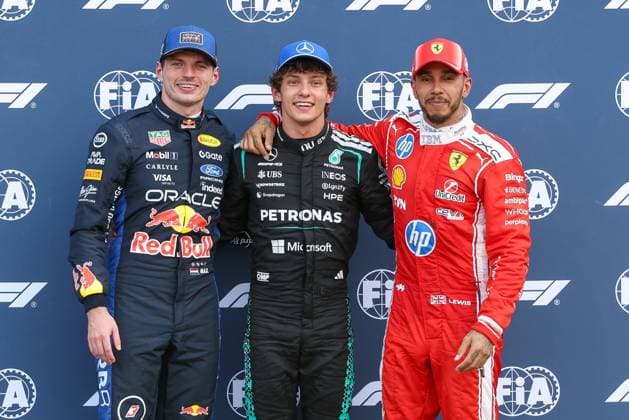 l-r: Max Verstappen (Oracle Red Bull Racing 3) hat den 2 Startplatz, Winner des Qualifying, Pole Position, Lewis Hamilton (Scuderia Ferrari HP 44) den 3 Startplatz beim Rennen, Kimi Antonelli (Mercedes-AMG Petronas 12), Qualifying, Grosser Preis von Monaco, Motorsport, Herren, Formel 1, 06.06.2026 Monte Carlo Monaco MCO