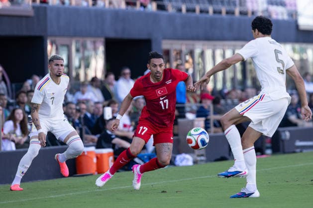 Turkiye v Venezuela - Friendly match FLORIDA, USA - JUNE 6: Irfan Can Kahveci of Turkiye in action against Teo Quintero of Venezuela during Turkiye s International Friendly, Länderspiel, Nationalmannschaft game against Venezuela, as preparations continued for the road to the 2026 FIFA World Cup, WM, Weltmeisterschaft, Fussball in Miami, Florida, US on June 6, 2026. Mostafa Bassim Anadolu Florida United States. Editorial use only. Please get in touch for any other usage. Copyright: x2026xAnadoluxMostafaxBassimx