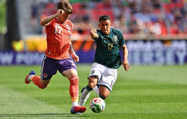 Ben Gannon-Doak of Scotland and Roberto Fernandez of Bolivia Bolivia v Scotland, International Friendly, Länderspiel, Nationalmannschaft Football, Sports Illustrated Stadium, New Jersey, USA - 06 Jun 2026New Jersey Sports Illustrated Stadium United States of America EDITORIAL USE ONLY No use with unauthorised audio, video, data, fixture lists, club league logos or live services. Online in-match use limited to 120 images, no video emulation. No use in betting, games or single club league player publications. Copyright: xMichaelxZemanek Shutterstockx 16912856el