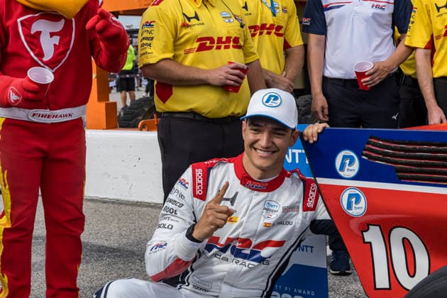 June 6, 2026, Madison, Illinois, USA: IndyCar, Indy Car, IRL, USA SERIES driver, ALEX PALOU (10) (ESP) of Barcelona, Spain, wins the pole award for the Bommarito Automotive Group 500 at World Wide Technology Raceway in MADISON, Illinois, USA. Madison USA - ZUMAa161 20260606_aaa_a161_012 Copyright: xStevexScaglione GMGx