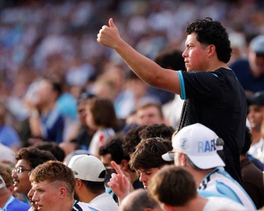 June 6, 2026, College Station, Texas, USA: An Argentina fan gives a thumbs up during an International Friendly, Länderspiel, Nationalmannschaft soccer match between Argentina and Honduras at Kyle Field in College Station, TX, Saturday, June 6, 2026. College Station USA - ZUMAa325 20260606_zsa_a325_010 Copyright: xDavidxBalleringxIix