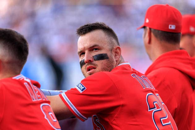 June 6, 2026, Los Angeles, California, USA: Mike Trout 27 of the Los Angeles Angels during a regular season MLB, Baseball Herren, USA game against the Los Angeles Dodgers on Saturday June 6, 2026 at Dodger Stadium in Los Angeles, California. Dodgers defeat Angels, 9-2. JAVIER ROJAS PI Dodgers Defeat Angels, 9-2 - ZUMAp124 20260606_zaa_p124_059 Copyright: xJavierxRojasx