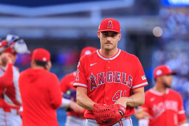 June 6, 2026, Los Angeles, California, USA: Starting pitcher, Jack Kochanowicz 41 of the Los Angeles Angels returns to the dugout after being relieved in the first inning in a regular season MLB, Baseball Herren, USA game against the Los Angeles Dodgers on Saturday June 6, 2026 at Dodger Stadium in Los Angeles, California. Dodgers defeat Angels, 9-2. JAVIER ROJAS PI Los Angeles USA - ZUMAp124 20260606_zaa_p124_071 Copyright: xJavierxRojasx