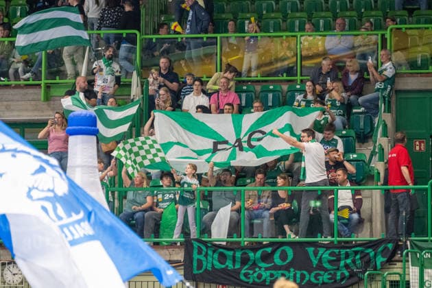 Goeppinger Fans machen Stimmung. Bergischer HC vs. Frisch Auf! Goeppingen, Handball, DAIKIN HBL, 34. Spieltag, Saison 2025 2026, 07.06.2026 Bergischer HC vs. Frisch Auf! Goeppingen, Handball, DAIKIN HBL, 34. Spieltag, Saison 2025 2026, 07.06.2026 Wuppertal