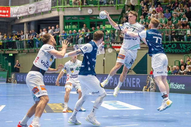 Zweikampf zwischen Victor Kloeve (FRISCH AUF! Goeppingen, 07) und Johannes Wasielewski (Bergischer HC 06, 77). Bergischer HC vs. Frisch Auf! Goeppingen, Handball, DAIKIN HBL, 34. Spieltag, Saison 2025 2026, 07.06.2026 Bergischer HC vs. Frisch Auf! Goeppingen, Handball, DAIKIN HBL, 34. Spieltag, Saison 2025 2026, 07.06.2026 Wuppertal