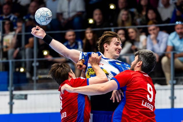 07.06.2026, GER, Handball, Maenner, Saison 25 26, Daikin 1.Bl, 34.Spieltag, ThSV Eisenach - HSV Hamburg (Handball Verein Hamburg) Jacob Arenth Lassen (Handball Sport Verein Hamburg), Felix Aellen (ThSV Eisenach,22), Andreas Magaard (Handball Sport Verein Hamburg) 99817 Eisenach Werner-Assmann-Halle Am Sportp Thueringen Deutschland