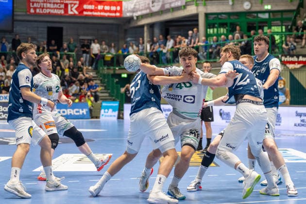 Zweikampf zwischen Soeren Steinhaus (Bergischer HC 06, 53), Elias Newel (FRISCH AUF! Goeppingen, 40) und Gerdas Barbarskas (Bergischer HC 06, 14). Bergischer HC vs. Frisch Auf! Goeppingen, Handball, DAIKIN HBL, 34. Spieltag, Saison 2025 2026, 07.06.2026 Bergischer HC vs. Frisch Auf! Goeppingen, Handball, DAIKIN HBL, 34. Spieltag, Saison 2025 2026, 07.06.2026 Wuppertal
