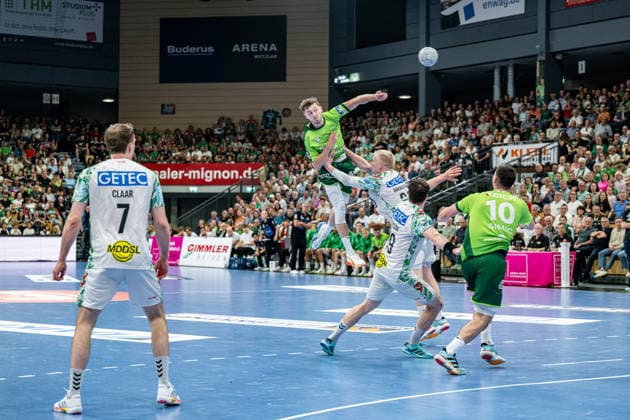 Handball Bundesliga; HSG Wetzlar - SC Magdeburg, 07.06.26 Niklas Theiß (HSG Wetzlar, 9), Magnus Saugstrup (SC Magdeburg, 23), Elvar Oern Jonsson (SC Magdeburg, 19), Josip Simic (HSG Wetzlar, 10), Felix Claar (SC Magdeburg, 7) Handball Bundesliga; HSG Wetzlar - SC Magdeburg: Wetzlar, 07.06.26