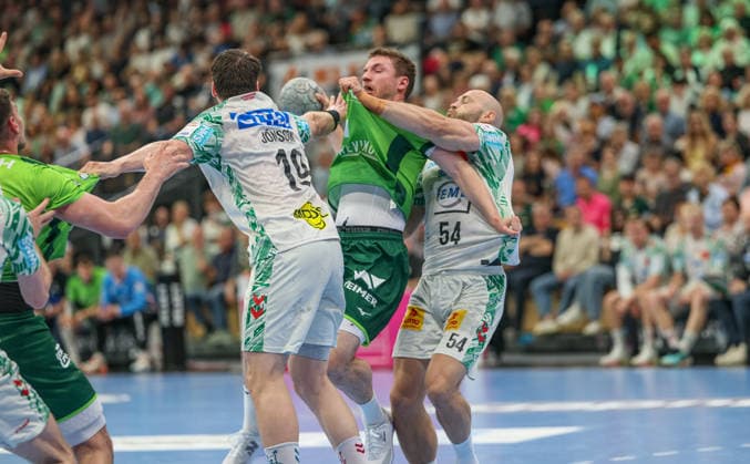 GER, Wetzlar, HSG Wetzlar vs SC Magdeburg, Daikin Handball-Bundesliga, Handball, HBL, Spielzeit 2025 2026, Buderus Arena Wetzlar, 34. Spieltag im Bild v.l.: Elvar Örn Jonsson (SC Magdeburg 19), Dominik Mappes (HSG Wetzlar 7), Oscar Bergendahl (SC Magdeburg 54) DFB DFL REGULATIONS PROHIBIT ANY USE OF PHOTOGRAPHS AS IMAGE SEQUENCES AND OR QUASI-VIDEO, 07.06.2026