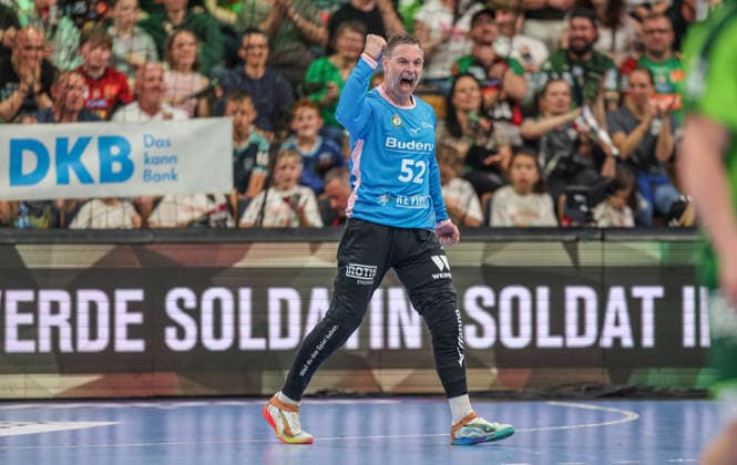 GER, Wetzlar, HSG Wetzlar vs SC Magdeburg, Daikin Handball-Bundesliga, Handball, HBL, Spielzeit 2025 2026, Buderus Arena Wetzlar, 34. Spieltag im Bild: Andreas Palicka (HSG Wetzlar 52), Parade nach Torwurf, Jubel, Emotionen und Freude DFB DFL REGULATIONS PROHIBIT ANY USE OF PHOTOGRAPHS AS IMAGE SEQUENCES AND OR QUASI-VIDEO, 07.06.2026