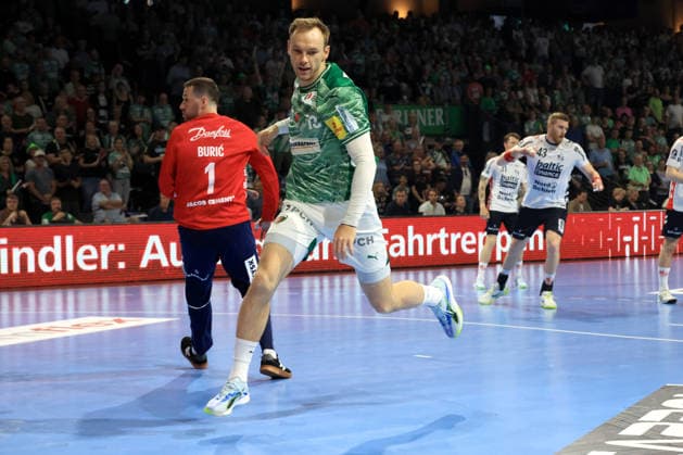 DEU, DHB, 1.HBL, Fuechse Berlin vs. Flensburger-Handewitt, 07.06.2026, Max-Schmeling-Halle, Berlin, DEU, DHB, 1.HBL, Fuechse Berlin vs. Flensburger-Handewitt, im Bild Mathias Gidsel (Fuechse Berlin 19), Benjamin Buric (Flensburg Handewitt 1)