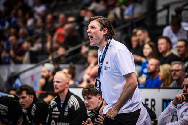 Johannes Sellin (Trainer HC Erlangen) - sichtlich unzufrieden, Schrei GER, TVB Stuttgart - HC Erlangen, DAIKIN HBL, Handball, Bundesliga, 34. Spieltag, Spielzeit 2025 2026, 07.06.2026 GER, TVB Stuttgart - HC Erlangen, DAIKIN HBL, Handball, Bundesliga, 34. Spieltag, Spielzeit 2025 2026, 07.06.2026 Stuttgart