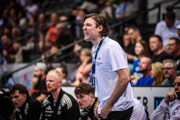 Johannes Sellin (Trainer HC Erlangen) - sichtlich unzufrieden, Schrei GER, TVB Stuttgart - HC Erlangen, DAIKIN HBL, Handball, Bundesliga, 34. Spieltag, Spielzeit 2025 2026, 07.06.2026 GER, TVB Stuttgart - HC Erlangen, DAIKIN HBL, Handball, Bundesliga, 34. Spieltag, Spielzeit 2025 2026, 07.06.2026 Stuttgart