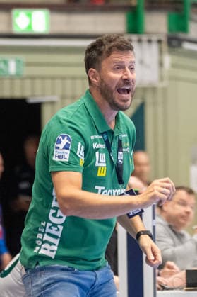 Ben Matschke (FRISCH AUF! Goeppingen, Trainer) versucht seine Mannschaft zu motivieren. Bergischer HC vs. Frisch Auf! Goeppingen, Handball, DAIKIN HBL, 34. Spieltag, Saison 2025 2026, 07.06.2026 Bergischer HC vs. Frisch Auf! Goeppingen, Handball, DAIKIN HBL, 34. Spieltag, Saison 2025 2026, 07.06.2026 Wuppertal