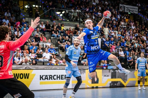 Kasper Thorsen Lien (TVB Stuttgart, 07) vs. Schlussmann Tim Herceg (HC Erlangen, 99) GER, TVB Stuttgart - HC Erlangen, DAIKIN HBL, Handball, Bundesliga, 34. Spieltag, Spielzeit 2025 2026, 07.06.2026 GER, TVB Stuttgart - HC Erlangen, DAIKIN HBL, Handball, Bundesliga, 34. Spieltag, Spielzeit 2025 2026, 07.06.2026 Stuttgart