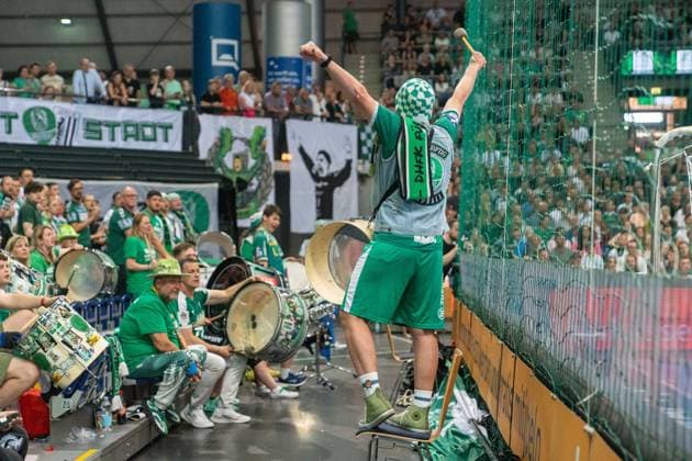 Der Leipziger Fanblock supportet seine Mannschaft beim vorerst letzten Spiel in der 1. Handball-Bundesliga SC DHfK Leipzig vs. TSV GWD Minden, Handball, 1. Handball-Bundesliga, 34. Spieltag, Saison 2025 2026, 07.06.2026 SC DHfK Leipzig vs. TSV GWD Minden, Handball, 1. Handball-Bundesliga, 34. Spieltag, Saison 2025 2026, 07.06.2026 Leipzig