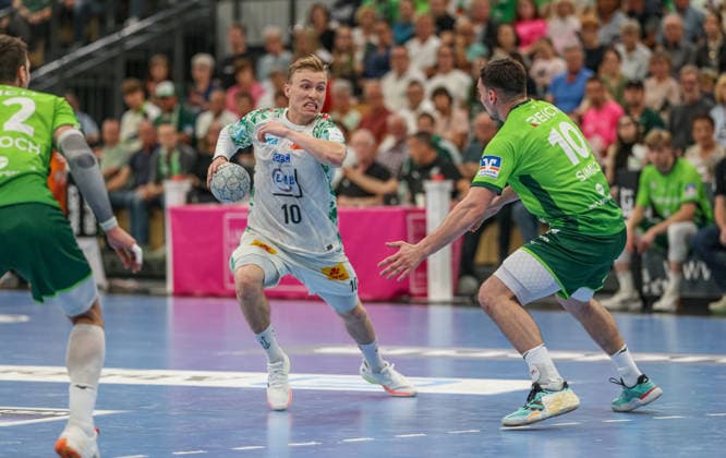 GER, Wetzlar, HSG Wetzlar vs SC Magdeburg, Daikin Handball-Bundesliga, Handball, HBL, Spielzeit 2025 2026, Buderus Arena Wetzlar, 34. Spieltag im Bild v.l.: Gisli Kristjansson (SC Magdeburg 10), Josip Simic (HSG Wetzlar 10) DFB DFL REGULATIONS PROHIBIT ANY USE OF PHOTOGRAPHS AS IMAGE SEQUENCES AND OR QUASI-VIDEO, 07.06.2026