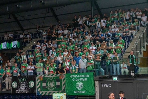 Mitgereiste Fans von GWD Minden untersuetzen ihr Team SC DHfK Leipzig vs. TSV GWD Minden, Handball, 1. Handball-Bundesliga, 34. Spieltag, Saison 2025 2026, 07.06.2026 SC DHfK Leipzig vs. TSV GWD Minden, Handball, 1. Handball-Bundesliga, 34. Spieltag, Saison 2025 2026, 07.06.2026 Leipzig