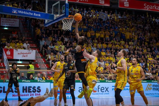 Tim Uhlemann (Phoenix Hagen, 21) Tyrel Maurice Morgan (Bozic Estriche Knights Kirchheim, 11) Phillip Montreal Russell (Bozic Estriche Knights Kirchheim, 01) Fabian Bleck (Phoenix Hagen, 10) Bjarne Kraushaar (Phoenix Hagen, 04) Marcus Henri Graves (Phoenix Hagen, 00) GER, Phoenix Hagen vs. Bozic Estriche Knights Kirchheim, BARMER 2. Basketball Bundesliga, Playoffs Finale Spiel 2, Saison 2025 2026, 07.06.2026 GER, Phoenix Hagen vs. Bozic Estriche Knights Kirchheim, BARMER 2. Basketball Bundesliga, Playoffs Finale Spiel 2, Saison 2025 2026, 07.06.2026 Hagen