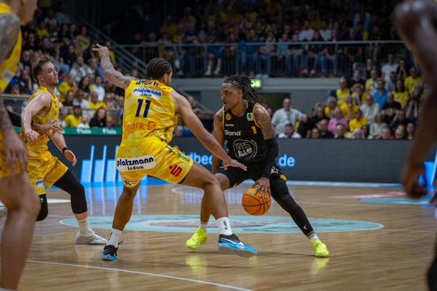Marvin Omonigho Omuvwie (Phoenix Hagen, 11) Phillip Montreal Russell (Bozic Estriche Knights Kirchheim, 01) GER, Phoenix Hagen vs. Bozic Estriche Knights Kirchheim, BARMER 2. Basketball Bundesliga, Playoffs Finale Spiel 2, Saison 2025 2026, 07.06.2026 GER, Phoenix Hagen vs. Bozic Estriche Knights Kirchheim, BARMER 2. Basketball Bundesliga, Playoffs Finale Spiel 2, Saison 2025 2026, 07.06.2026 Hagen