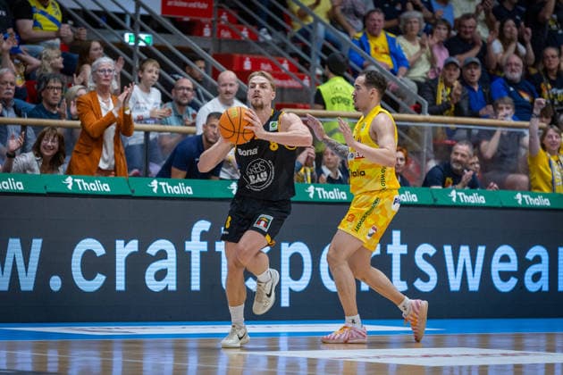 Lucas Mayer (Bozic Estriche Knights Kirchheim, 08) Marcus Henri Graves (Phoenix Hagen, 00) GER, Phoenix Hagen vs. Bozic Estriche Knights Kirchheim, BARMER 2. Basketball Bundesliga, Playoffs Finale Spiel 2, Saison 2025 2026, 07.06.2026 GER, Phoenix Hagen vs. Bozic Estriche Knights Kirchheim, BARMER 2. Basketball Bundesliga, Playoffs Finale Spiel 2, Saison 2025 2026, 07.06.2026 Hagen