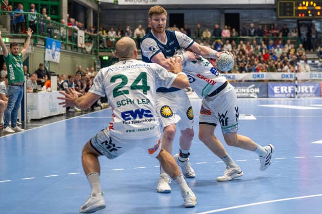 Zweikampf zwischen Marcel Schiller (FRISCH AUF! Goeppingen, 24), Johannes Wasielewski (Bergischer HC 06, 77) und Martin Hanne (FRISCH AUF! Goeppingen, 42). Bergischer HC vs. Frisch Auf! Goeppingen, Handball, DAIKIN HBL, 34. Spieltag, Saison 2025 2026, 07.06.2026 Bergischer HC vs. Frisch Auf! Goeppingen, Handball, DAIKIN HBL, 34. Spieltag, Saison 2025 2026, 07.06.2026 Wuppertal