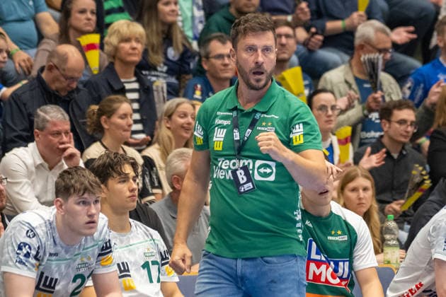 Ben Matschke (FRISCH AUF! Goeppingen, Trainer) bejubelt eine gelungene Abwehr. Bergischer HC vs. Frisch Auf! Goeppingen, Handball, DAIKIN HBL, 34. Spieltag, Saison 2025 2026, 07.06.2026 Bergischer HC vs. Frisch Auf! Goeppingen, Handball, DAIKIN HBL, 34. Spieltag, Saison 2025 2026, 07.06.2026 Wuppertal
