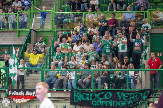 Die Goeppinger Fans feuern ihre Mannschaft an. Bergischer HC vs. Frisch Auf! Goeppingen, Handball, DAIKIN HBL, 34. Spieltag, Saison 2025 2026, 07.06.2026 Bergischer HC vs. Frisch Auf! Goeppingen, Handball, DAIKIN HBL, 34. Spieltag, Saison 2025 2026, 07.06.2026 Wuppertal