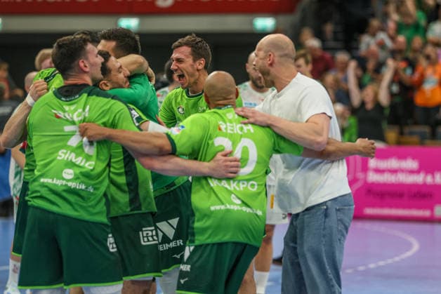GER, Wetzlar, HSG Wetzlar vs SC Magdeburg, Daikin Handball-Bundesliga, Handball, HBL, Spielzeit 2025 2026, Buderus Arena Wetzlar, 34. Spieltag im Bild: HSG Wetzlar feiert den Nicht Abstieg, Klassenerhalt, Jubel, Freude und Emotionen, Wetzlar bleibt in der Bundesliga DFB DFL REGULATIONS PROHIBIT ANY USE OF PHOTOGRAPHS AS IMAGE SEQUENCES AND OR QUASI-VIDEO, 07.06.2026